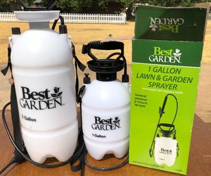 lot 252 image: 2 BEST GARDEN LAWN &amp GARDEN SPRAYERS - 1 &amp 2 GALLON