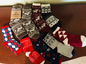 lot 216 image: LOT OF 9 PAIRS OF WARM WINTER SOCKS