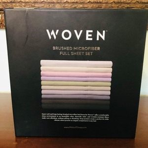 lot 160 image: WHITE  FULL SIZE WOVEN BRUSHED MICROFIBER SHEET SET