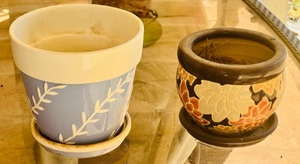 lot 375 image: 7 BLUE & WHITE PLANTER POT & 5 PLANTER POT (REPURPOSED TO BIRDNEST)