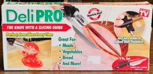 lot 384 image: DELI PRO PROFESSIONAL QUALITY STAINLESS STEEL KNIFE wSLICING GUIDE