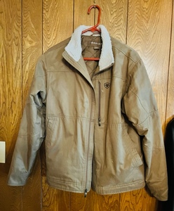 lot 396 image: ARIAT MM WOMENs JACKET