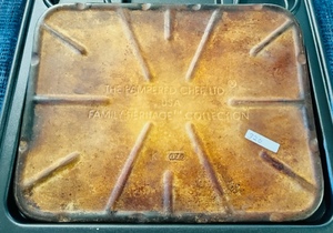 lot 320 image: THE PAMPERED CHEF FAMILY HERITAGE COLLECTION 070 CAST IRON GRILL PRESS 15x 12