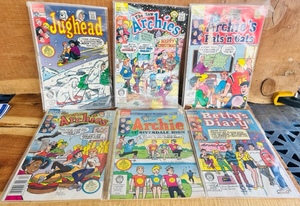 lot 295 image: 6 ASSORTED ARCHIES COMIC BOOKS