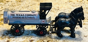 lot 109 image: VINTAGE TEXACO (THE TEXAS COMPANY) HORSE DRAWN TANKER BANK 9x 4x 2
