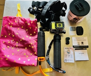 lot 17 image: ACTIVEON CX WATERPROOF ACTION CAMERA wACCESSORIES &amp BAG
