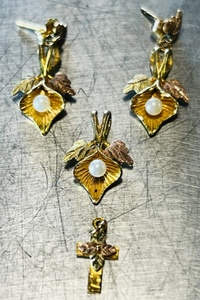lot 20 image: 10k GOLD EARRINGS  PENDANT  CROSS (See Pics for Weight)