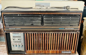 lot 38 image: Montgomery WardFrigidaire Electronic Control QuietAir High Efficiency 110v Window Air Conditioner