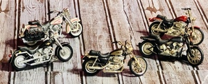 lot 287 image: Lot of 5 Vintage Maisto 118 Scale Harley Davidson Motorcycles