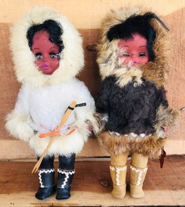 lot 170 image: Two&nbspVintage Hand-Crafted Eskimo Girl Dolls