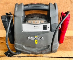 lot 93 image: Schumacher&nbsp Instant Power Jump Starter