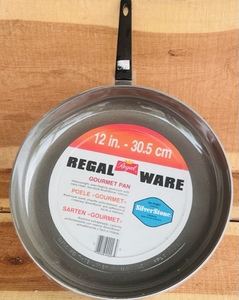 lot 137 image: New 12in.- 30.5cm Regal Ware Gourmet Pan