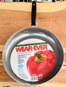 lot 138 image: New WearEver Preferred 12 Chef-Style Fry Pan