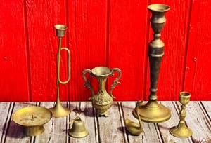 lot 193 image: Six Piece vintage Brass Lot wBeautiful Small Base in Middle Made in Italy