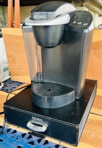 lot 236 image: Keurig Single Serve Coffee Maker W Single Serve Cup Drawer