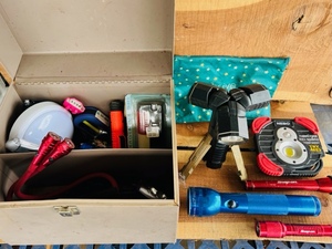 lot 237 image: Metal Storage Box Filled With Flashlights- Including Mag-LiteSnap-onStanleyNebo