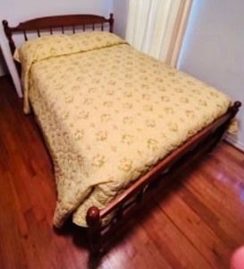 lot 246 image: Vintage Full Size Bed With Solid Wood Headboards&nbsp