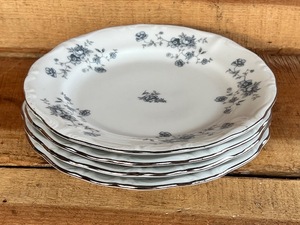 lot 301 image: Four Johann Haviland Bavaria Germany Blue Garland 6 Bread Plates