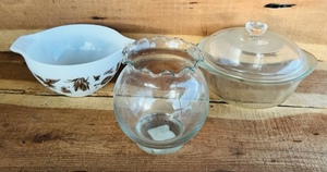 lot 309 image: Pyrex 1 12 Pint (#441), Anchor Hocking Glass Bowl (#88608), & Glasbake 1QT Bowl (#J510)