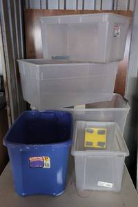 lot 26 image: LOT OF PLASTIC CONTAINERS AS SHOWN.