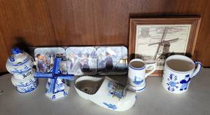 lot 32 image: LOT OF DELFT BLUE HOLLAND ITEMS AS SHOWN.
