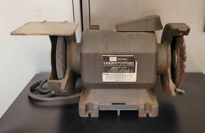 lot 1 image: CRAFTSMAN 14 H.P. BENCH GRINDER MODEL 257.191200 AS SHOWN.