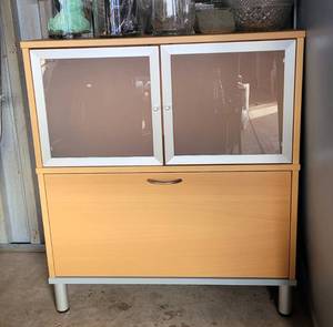 lot 86 image: BIRCH WOOD STORAGE  FILING CABINET WITH FROSTED GLASS STYLE DOORS AS SHOWN. NICE AND HEAVY