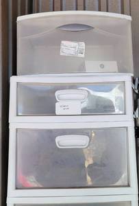 lot 88 image: LOT OF 3 PLASTIC STORAGE DRAWERS AS SHOWN (CONTENTS NOT INCLUDED) (SOLD 3 X THE MONEY)