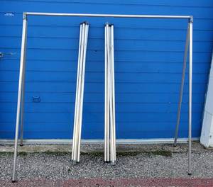 lot 100 image: LOT OF 3 FOLDRAK CALLAPSIBLE CLOTHING RACKS AS SHOWN. (SOLD 3 X THE MONEY)