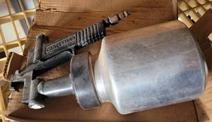 lot 104 image: CRAFTSMAN PAINT GUN AS SHOWN.