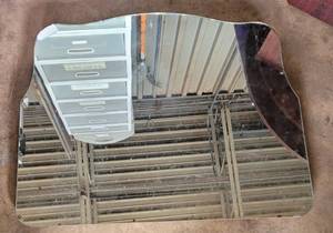 lot 130 image: VINTAGE DRESSER MIRROR IN STYLE SHOWN. HEAVY