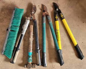 lot 139 image: PRUNERS AND MORE AS SHOWN.