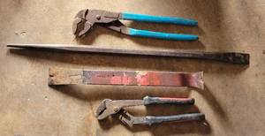 lot 140 image: ASSORTED TOOLS AS SHOWN.