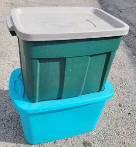 lot 143 image: LOT OF 2 PLASTIC STORAGE CONTAINERS AS SHOWN. (SOLD 2 X THE MONEY)