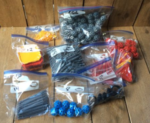 lot 11 image: Vintage Ramagon Construction System 365 Pieces Discovery Toys 1980s Builder