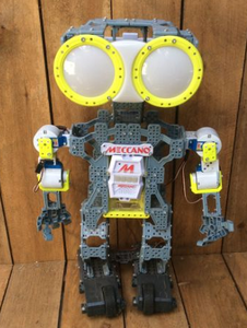 lot 13 image: Meccano Meccanoid Robot G15