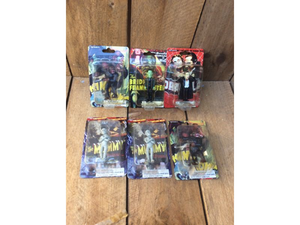 lot 35 image: Collectible Horror Figure Statues (6) - King Kong - The Mummy - Dracula - Frankenstein (In original packages)