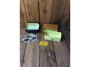lot 76 image: Louis Vuitton 2019 Paris France Pont Neuf Designer Sunglasses with Case and Package (Authenticity Unknown)