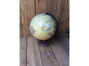 lot 89 image: Spinning World Globe
