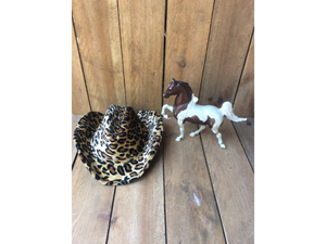 lot 90 image: Breyer Horse Figure - Cheetah Print Cowboy Hat