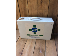 lot 51 image: Large Metal First Aid Kit Box 19 Long (Empty)