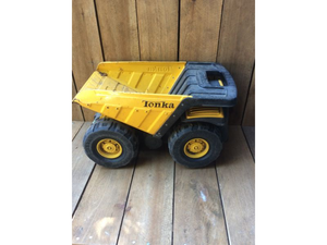 lot 58 image: Large Tonka Dump Truck 18 Long