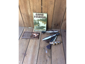 lot 69 image: Assorted Fishing Decorations Home Dcor