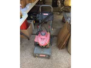 lot 93 image: Craftsman Briggs & Stratton 675 Series 190 CC 6.75 ft-lbs Power Washer (Repairs Needed - Not Working) 2500 Max PSI
