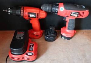 lot 46 image: BLACK & DECKER CORDLESS DRILLS & CHARGER AS SHOWN - (2) 9V  18V BATTERY