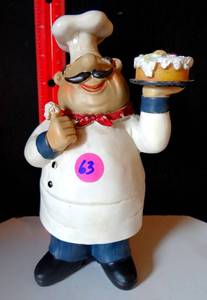 lot 63 image: THUMBS UP PASTRY CHEF - BIG SMILE (RESIN)