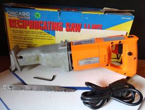 lot 73 image: Chicago Reciprocating Saw 4.5 Amps - Model 04095 - WORKS