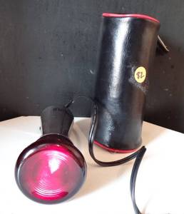 lot 82 image: Hand Held Heat Lamp Heat Therapy - WORKS