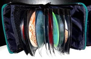 lot 88 image: LARGE COLLECTION OF INSPIRATIONRELIGIOUS CDs