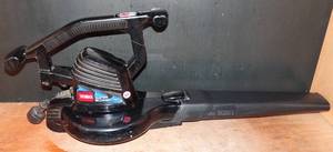 lot 122 image: Toro Super Blower Vac 51618 12 Amp Corded